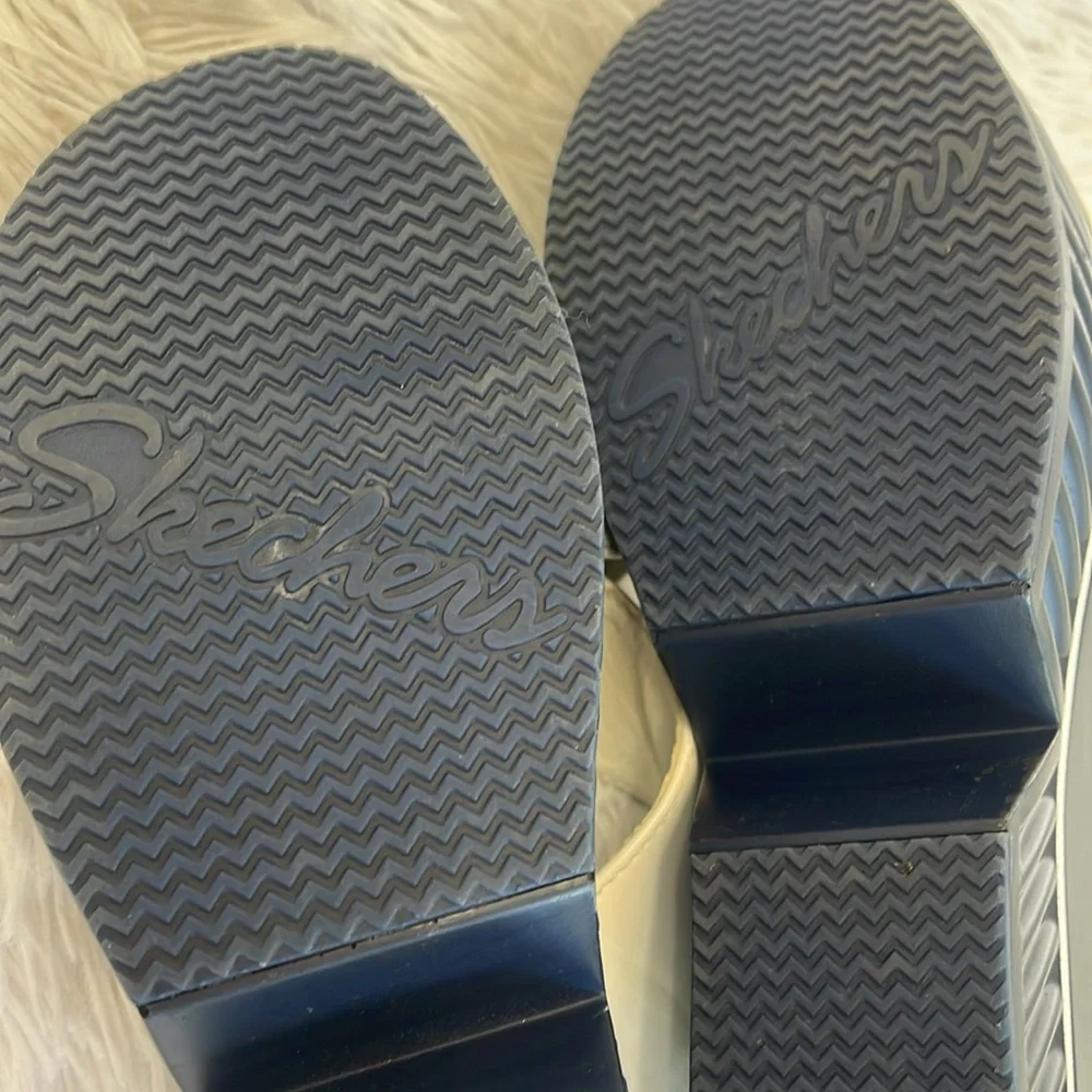 Skechers White and Navy Blue Wedge Sandals with Modern Design WOMENS SIZE 10